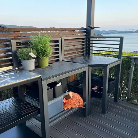빌라 Med 5 Soverom, 4 Bad Og 3 Kjokken, 400 M Fra Lokal Badestrand