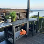 别墅 Med 5 Soverom, 4 Bad Og 3 Kjokken, 400 M Fra Lokal Badestrand