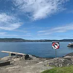 Med 5 Soverom, 4 Bad Og 3 Kjokken, 400 M Fra Lokal Badestrand * 卑爾根