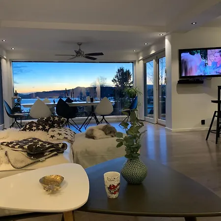 Willa Med 5 Soverom, 4 Bad Og 3 Kjokken, 400 M Fra Lokal Badestrand