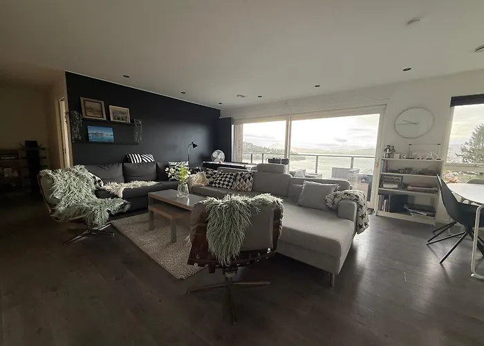 Вилла Med 5 Soverom, 4 Bad Og 3 Kjokken, 400 M Fra Lokal Badestrand Берген