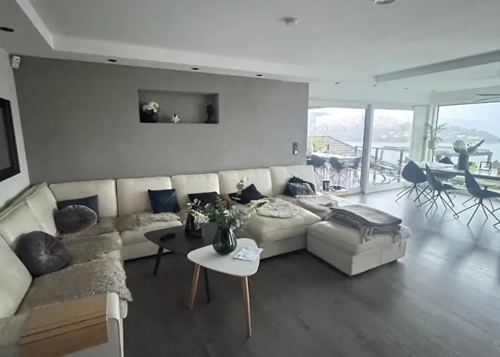 Вилла Med 5 Soverom, 4 Bad Og 3 Kjokken, 400 M Fra Lokal Badestrand