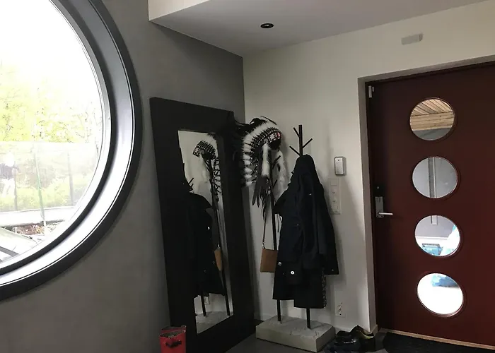 Med 4 Soverom, Sjøutsikt Og Hage Ved Lokal Badestrand Villaer *